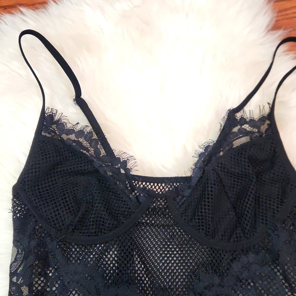 Boutique Black Unlined Fishnet Bodysuit - Picture 3 of 4